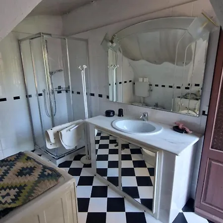 בית נופש Rustico Indipendente In Borgo Antico *